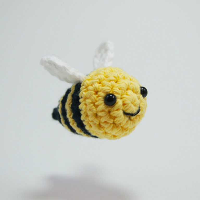 crochet bee amigurumi